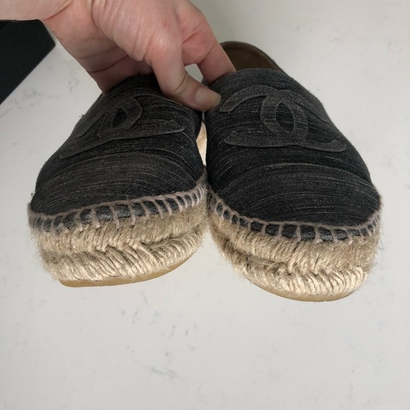 Authentic Chanel grey suede logo espadrilles 40 - Picture 4 of 8